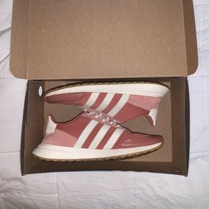 Women’s Adidas Tennis shoes sneaker pink